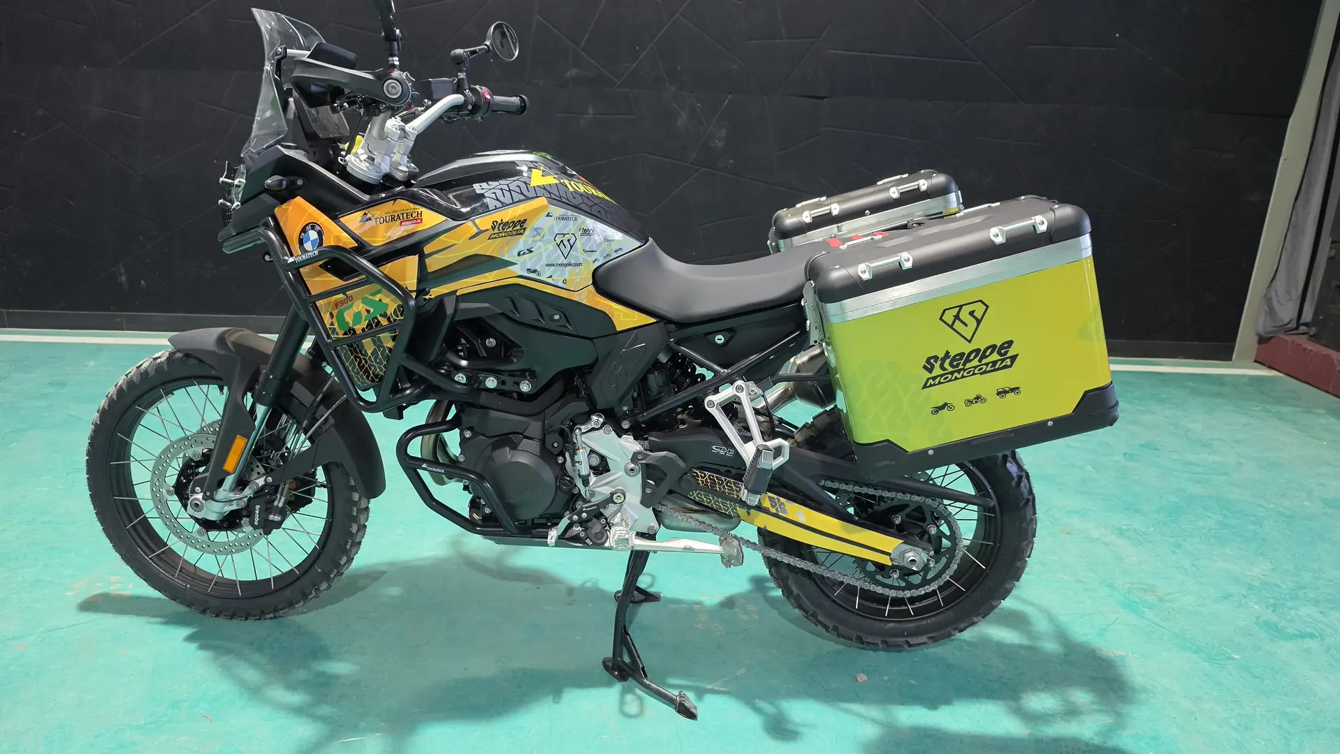 BMW F 900 GS mit Touratech Zubehör